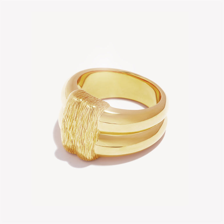 GOLD PLATED RING WITH BRUSHED CENTER